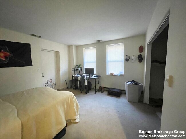 Photo - 71 Gainsborough St