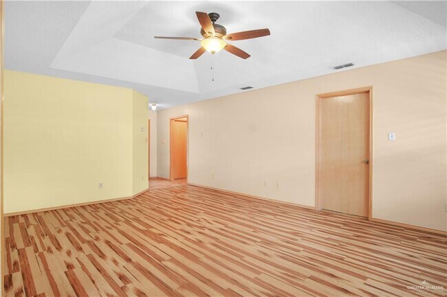 Photo - 17 Yarrow St