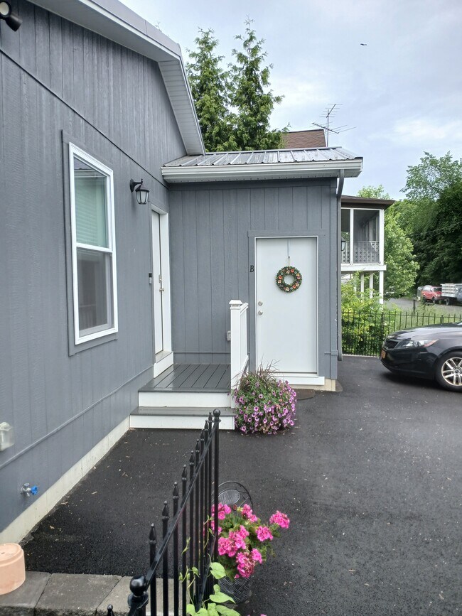 Photo - 94 N Pearl St Unit 94a