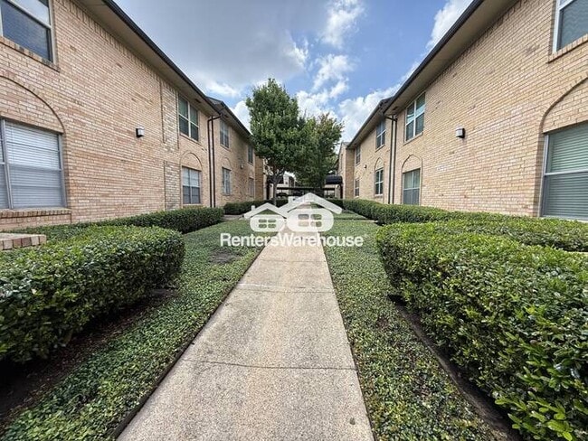 Photo - 2 Bed / 2 Bath Condo in Gated, Secluded Co... Unidad B