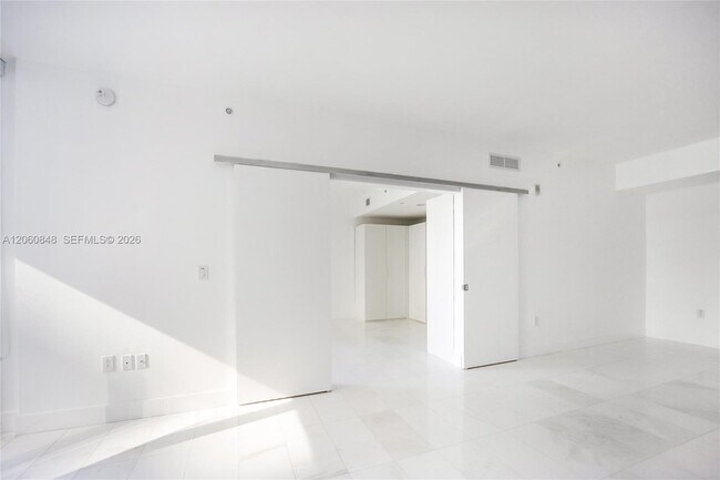 Photo - 1010 Brickell Ave Unit 2708