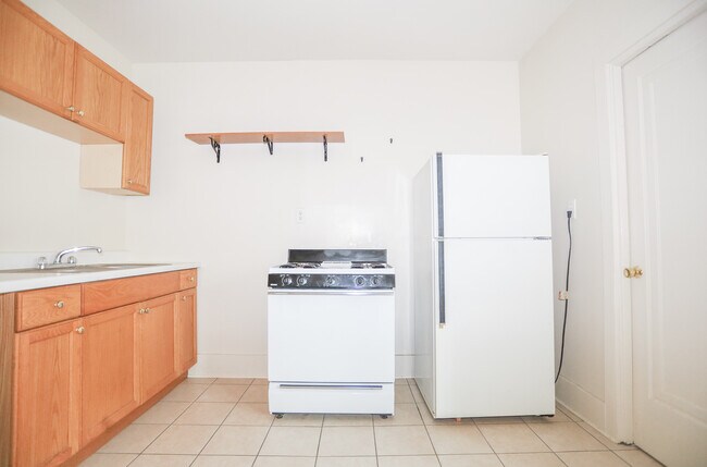 Photo - 1100 W Roscoe St Unit 37