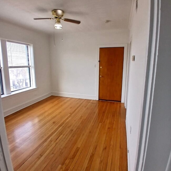 Photo - 4810 W Armitage Ave Unidad 3R