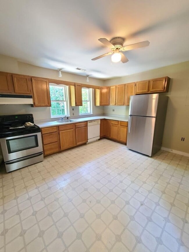 Photo - 19 Clinton St Apartment Unit C