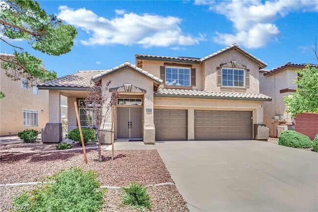 Photo - 2560 Sundew Ave