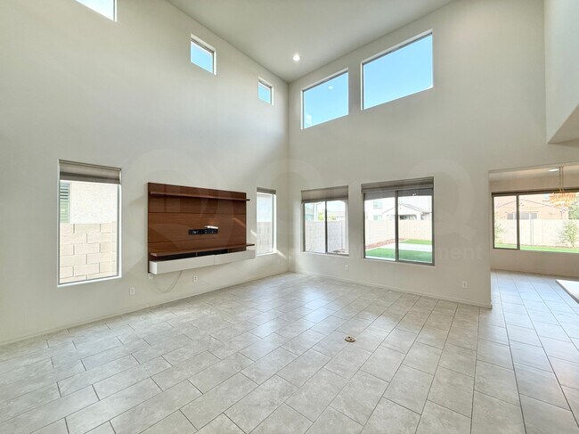 Photo - 5709 N 88th Ln