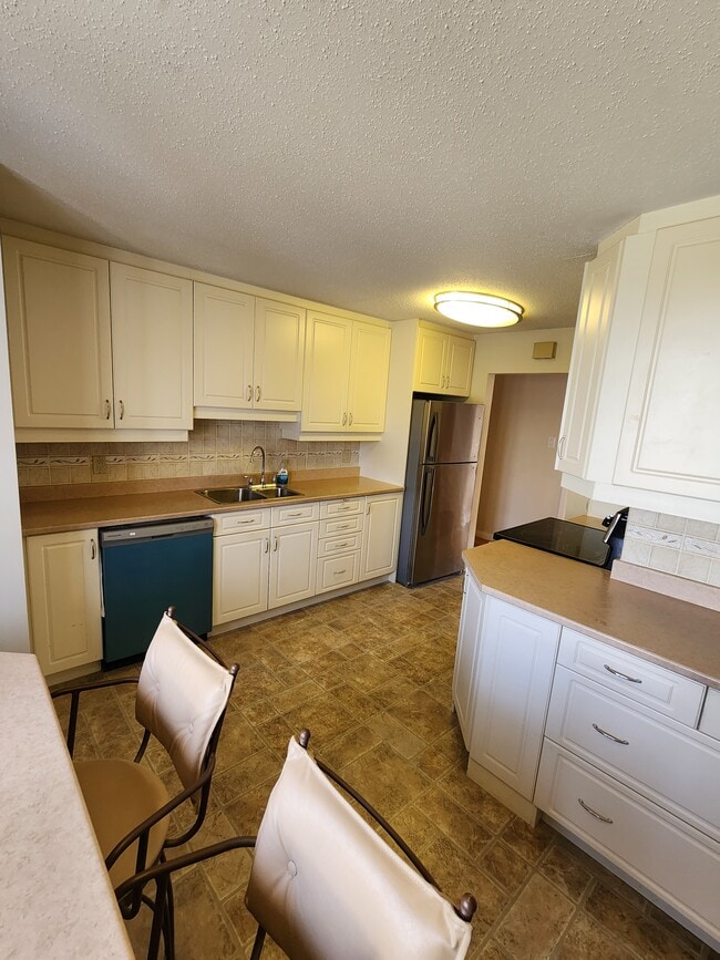 73 Queensline Dr Unit A