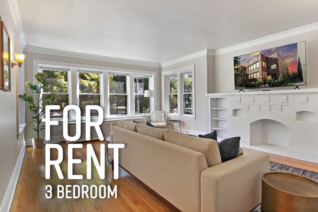 Photo - 7008 N Rockwell St Unidad #2