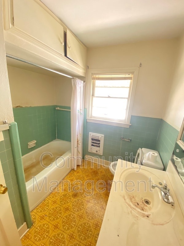 Photo - 821 W Garfield St