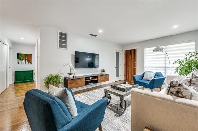 Photo - 4616 W Lovers Ln Unit 209