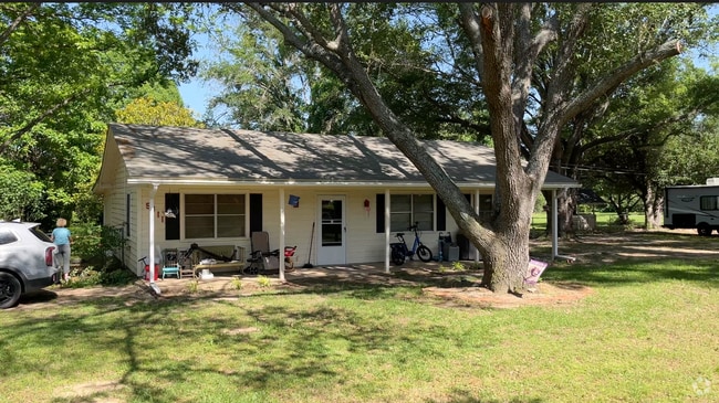 Building Photo - Private 2 Bed, 2 Bath Home on Acreage – 10...