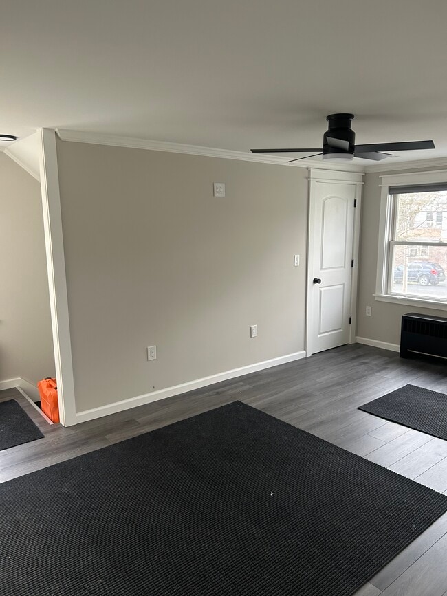 Photo - 14 Ferrara Ave Unit Upstairs front apartment