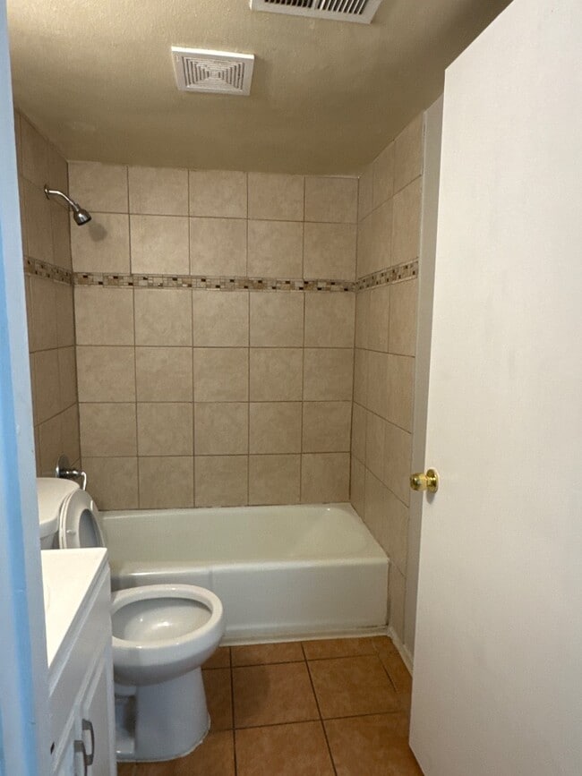 Photo - 928 San Pedro Dr SE