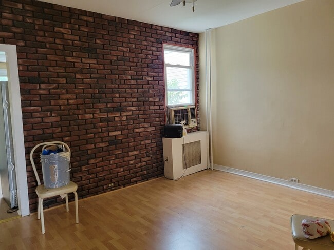 Photo - 2325 Belgrade St