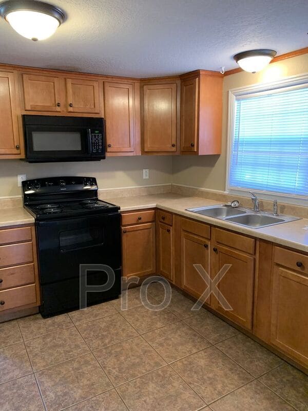 Photo - 1410 Iowa Ave