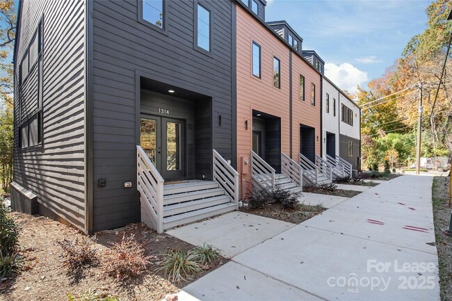 Building Photo - 1314 Carolyn Dr