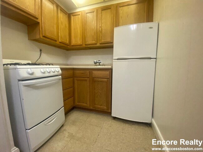 Photo - 66 Chiswick Rd Unit 3