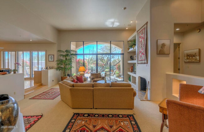 7723 E Cassia Cir