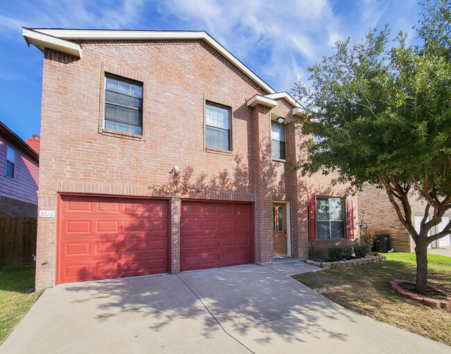 COMING SOON...Huge home in Fort Worth 5 be... - COMING SOON...Huge home in Fort Worth 5 be...