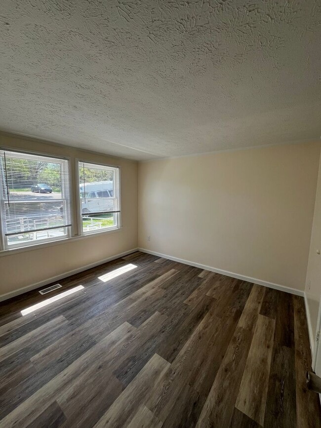 Photo - 440 Dudley St Unit 440-B