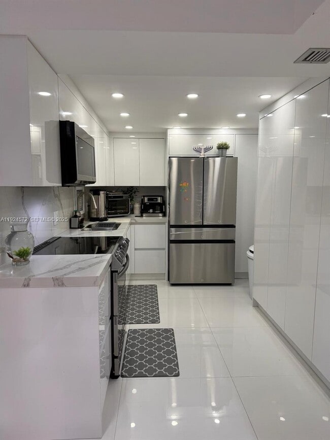 Photo - 3800 S Ocean Dr Unit 311