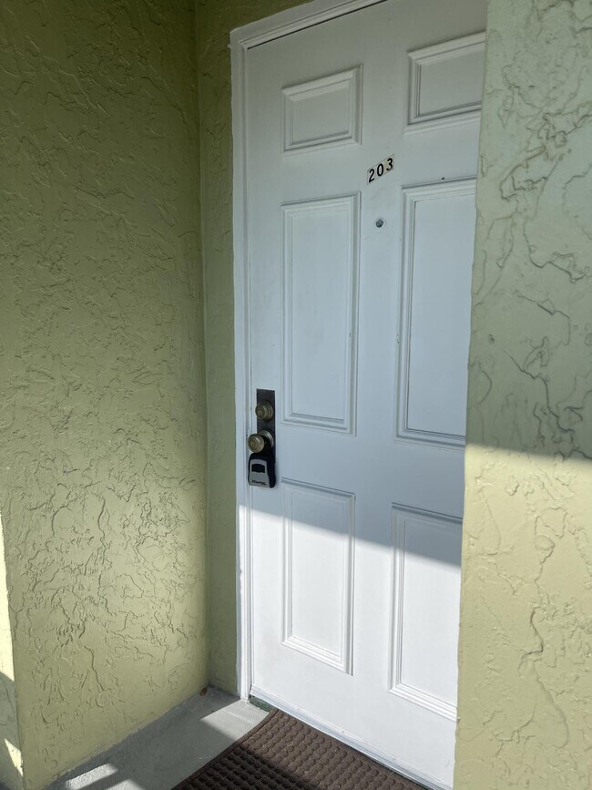 Photo - 1141 Calamondin Terrace Unidad 203