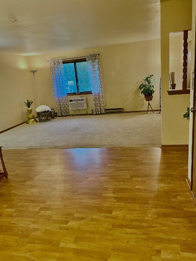 Photo - S70W14965 Cornell Cir Unit 8