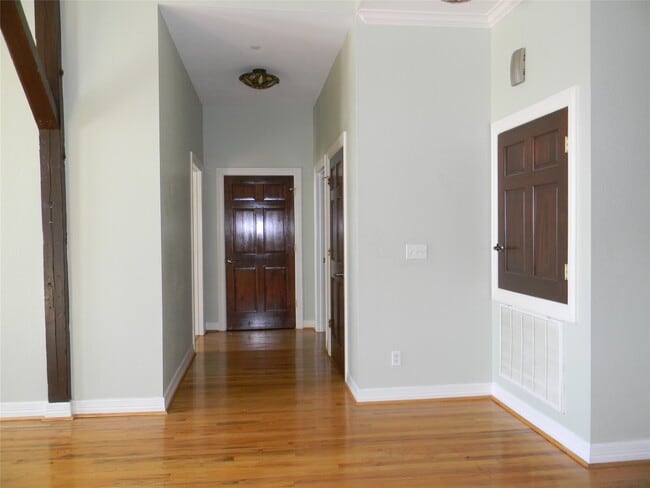 Building Photo - 100 20th St Unit 303 Rental
