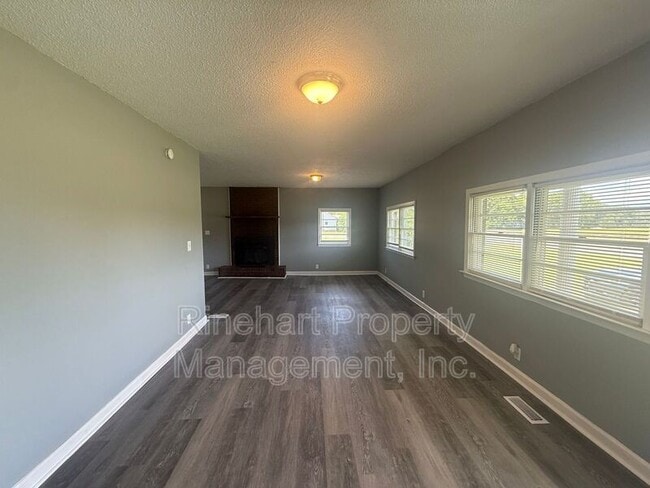 Photo - 6087 Old York Rd