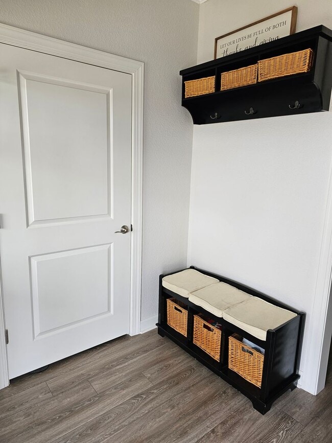 Photo - 1949 Bexley Ln