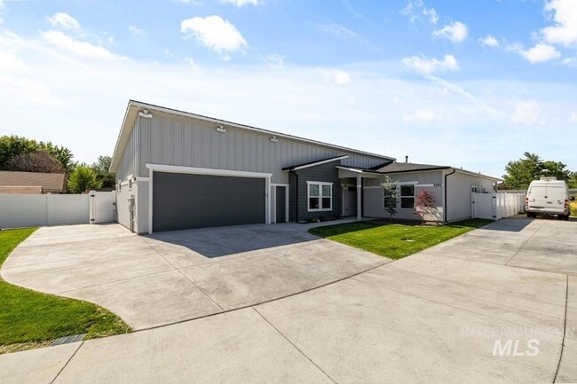 Photo - 10494 W Shields Ave