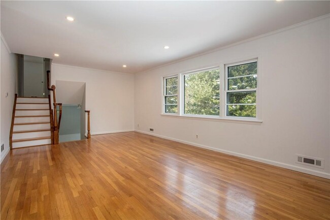 2C Shadow Ln House - House Rental in Larchmont, NY | ForRent.com