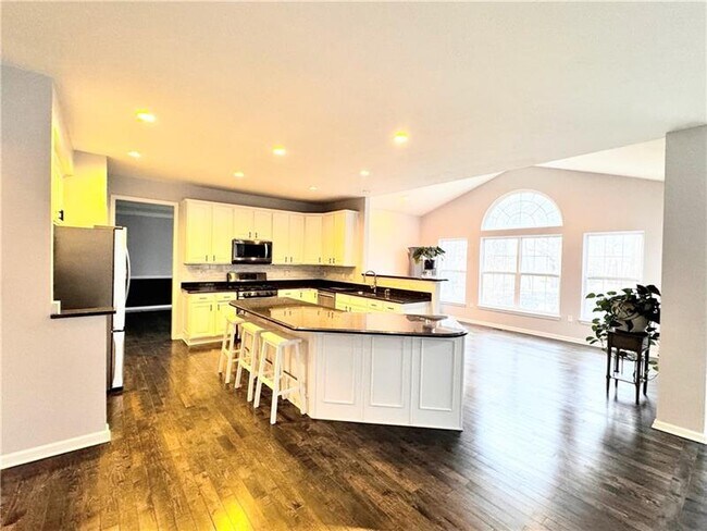 Photo - 1418 N Shevlin Ct