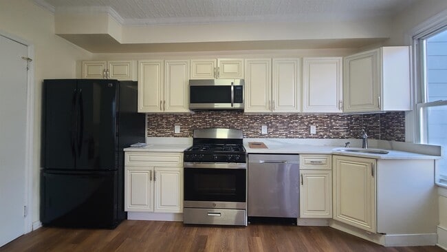 Building Photo - 135 72nd St Unit 2 Rental