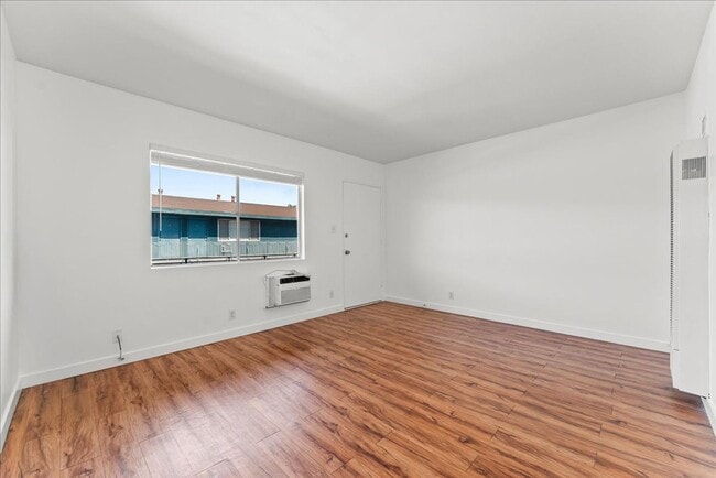 Photo - 7733 Laurel Canyon Blvd Unidad 09