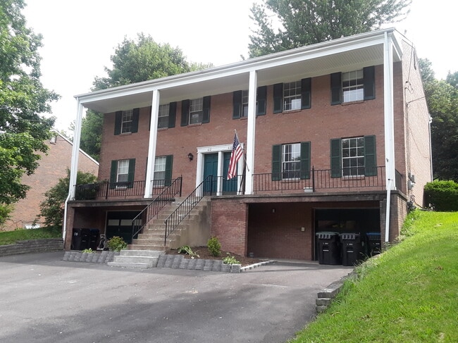 Building Photo - 610 Sloop Rd Rental