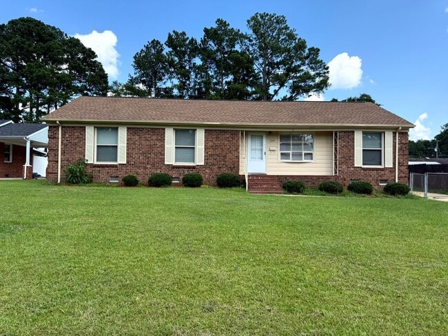 Building Photo - 529 Waterbury Dr Rental