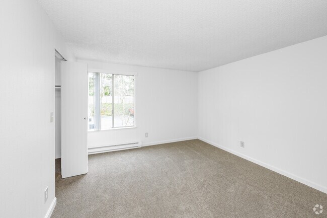 1BR, 1BA - 680SF - Bedroom
