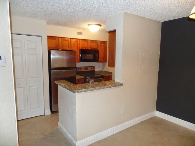 Photo - 2831 N Oakland Forest Dr Unit 103