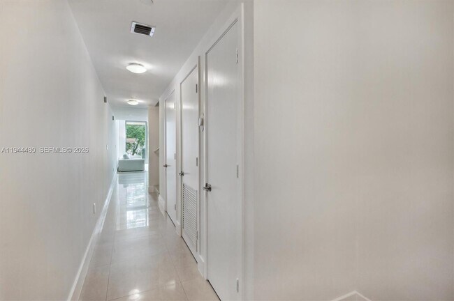 Photo - 6000 Collins Ave Unit 307