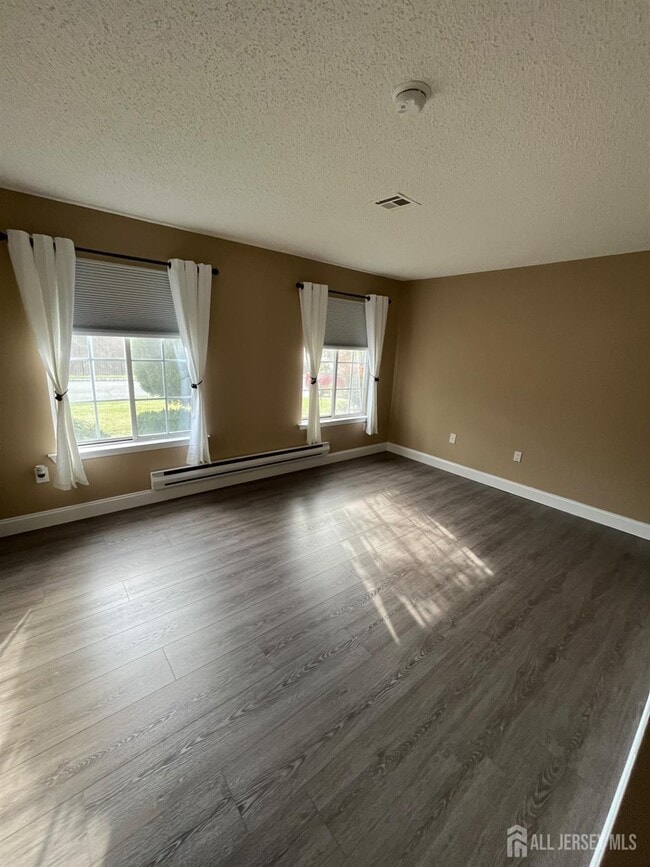 Photo - 572B Nutley Dr Unidad B