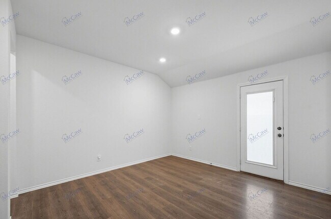 Photo - 3519 Mildren Bnd