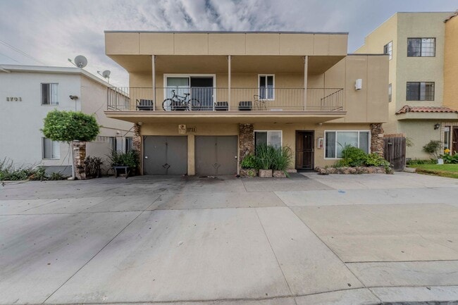 Building Photo - CORONADO Unit 1711 Coronado #2