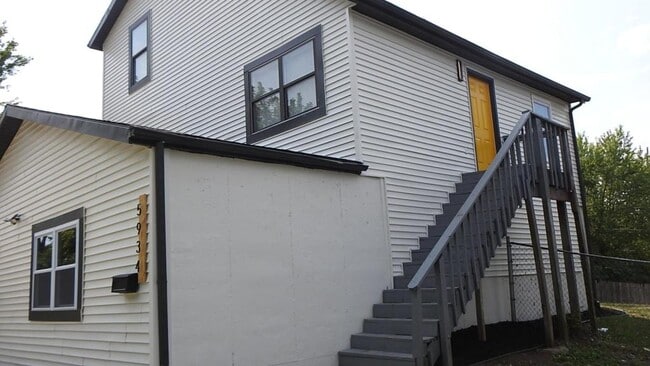 Photo - 5934 Elmwood Ave