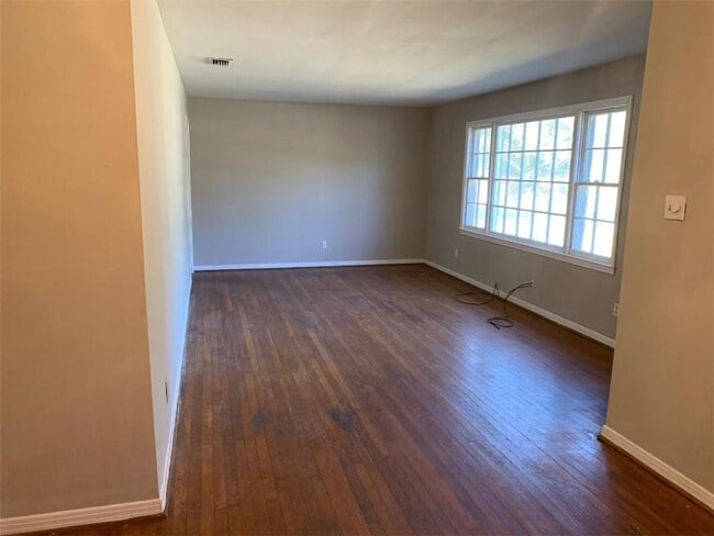 Photo - 5551 Central Blvd