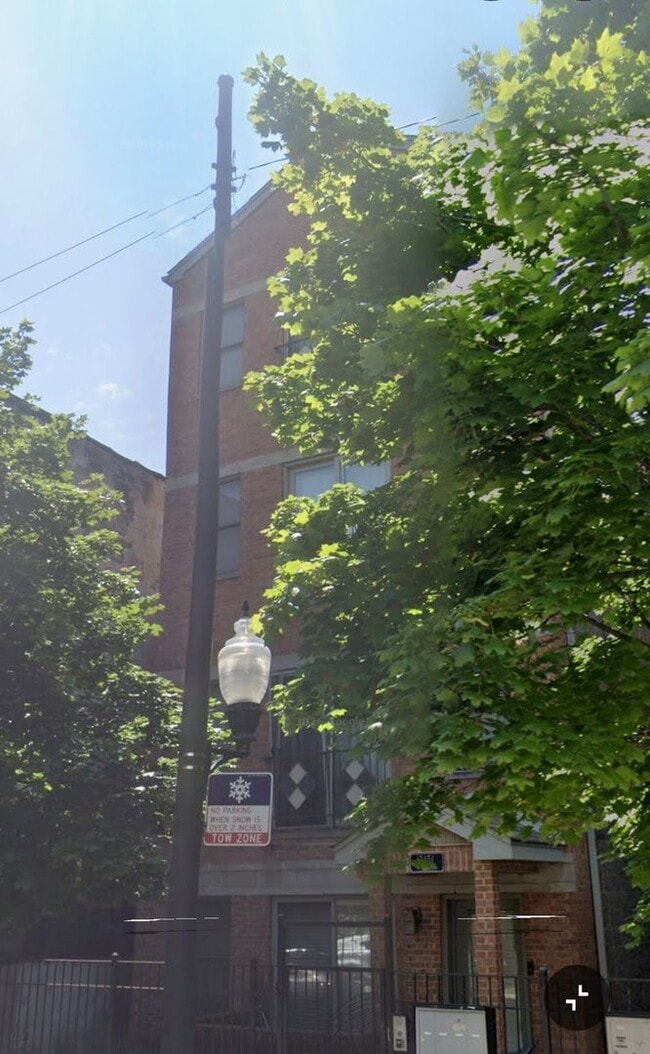 Building Photo - Harrison Corridor, 2BR 2BA Condo walk to UIC/RUSH