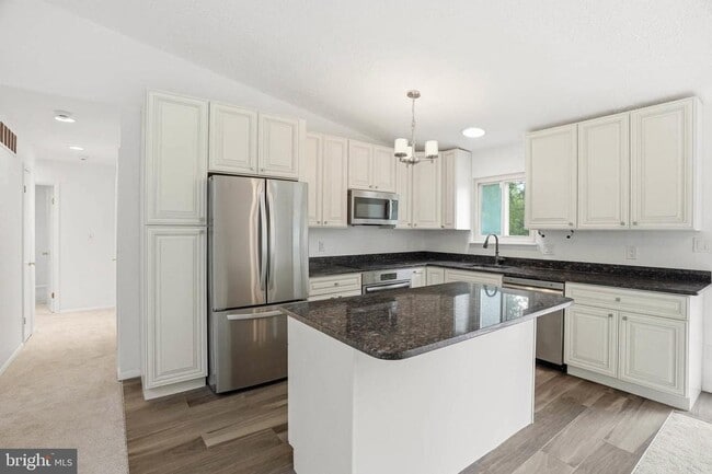 Photo - 131 Lee Dr