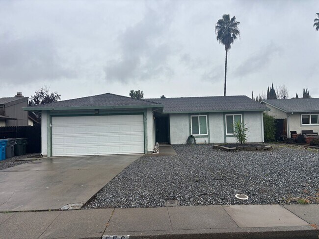 Building Photo - Modern Comfort Meets Style – Remodeled 4BD/2BA Vacaville Home