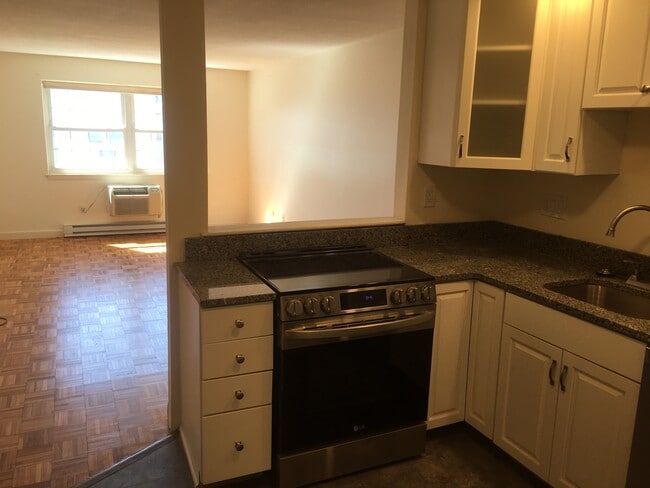 Photo - 881 Main St Unit #13