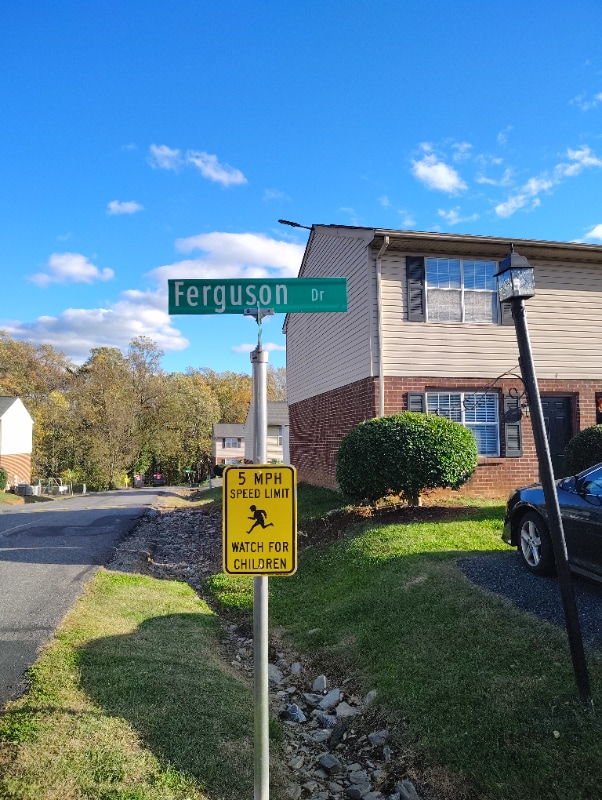 Building Photo - 4 Ferguson Dr